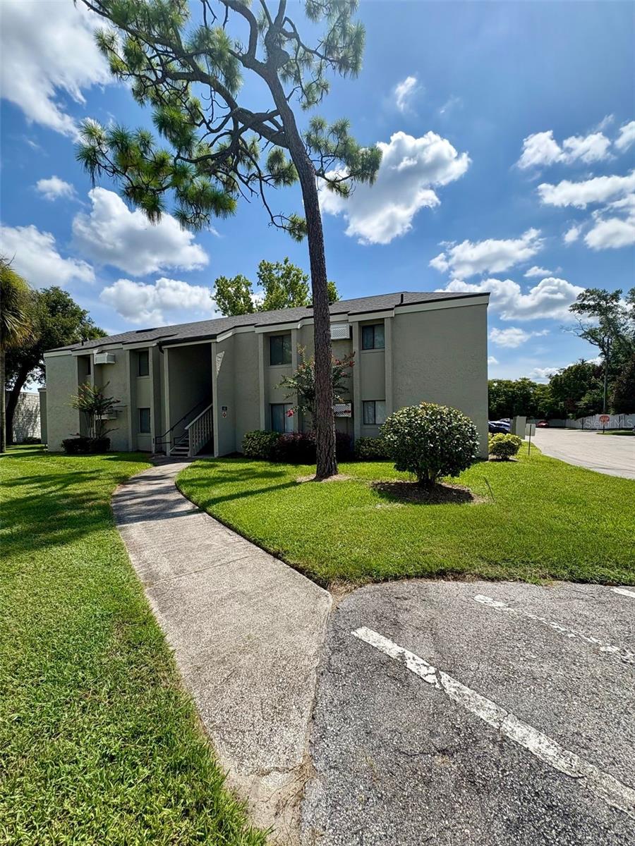 Image 2 of 9 For 141 Springwood Circle F