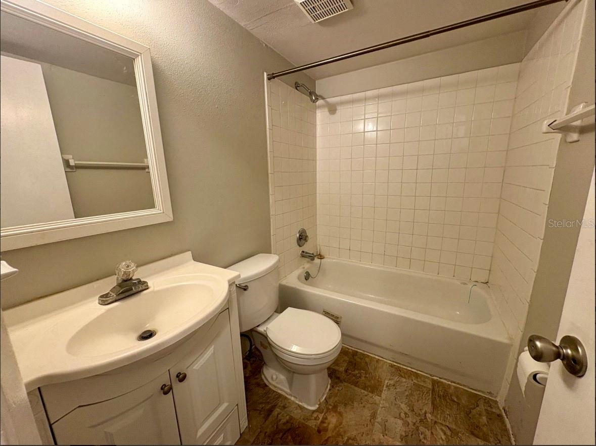 Image 7 of 9 For 141 Springwood Circle F