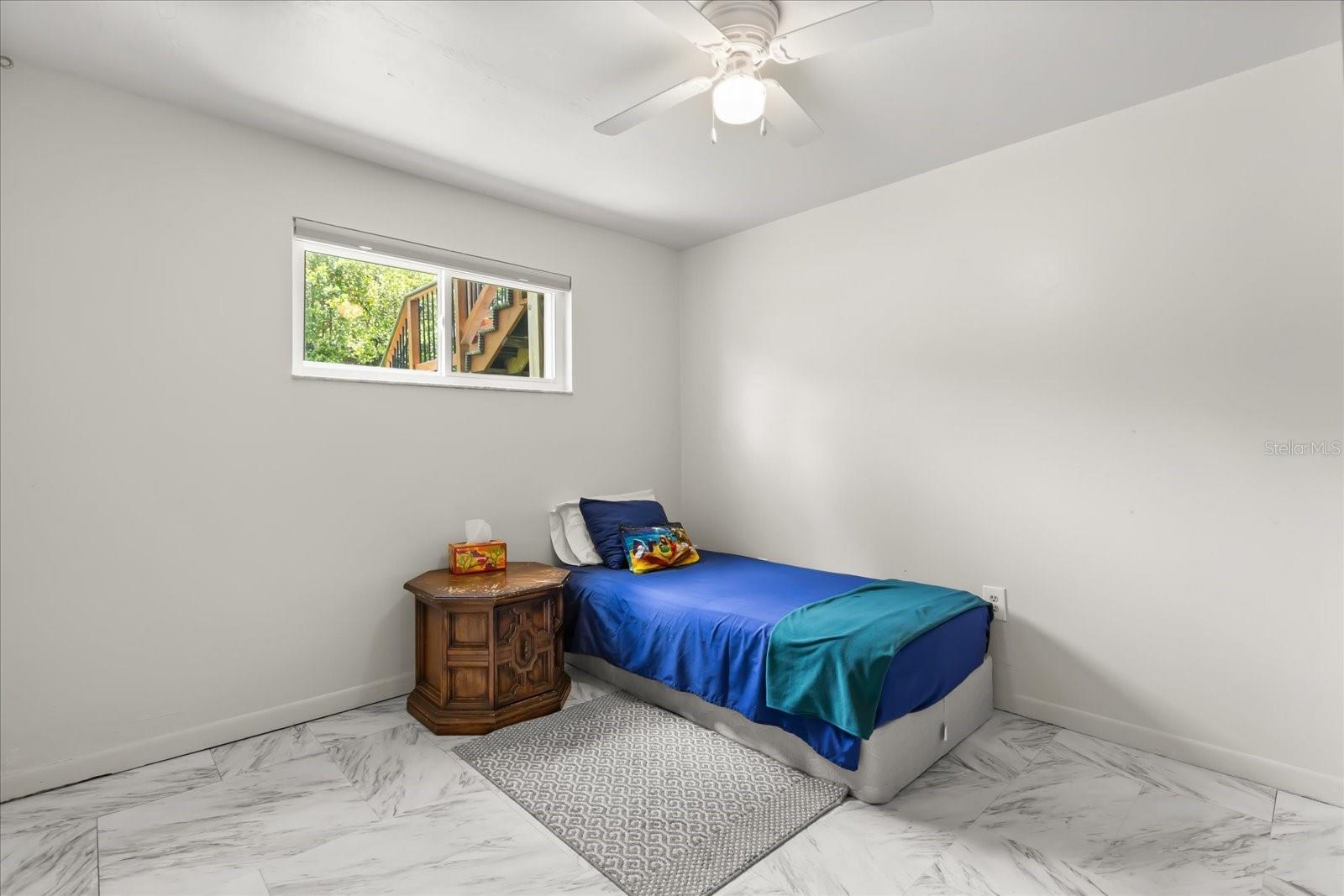 Image 14 of 36 For 627 Riverview Avenue