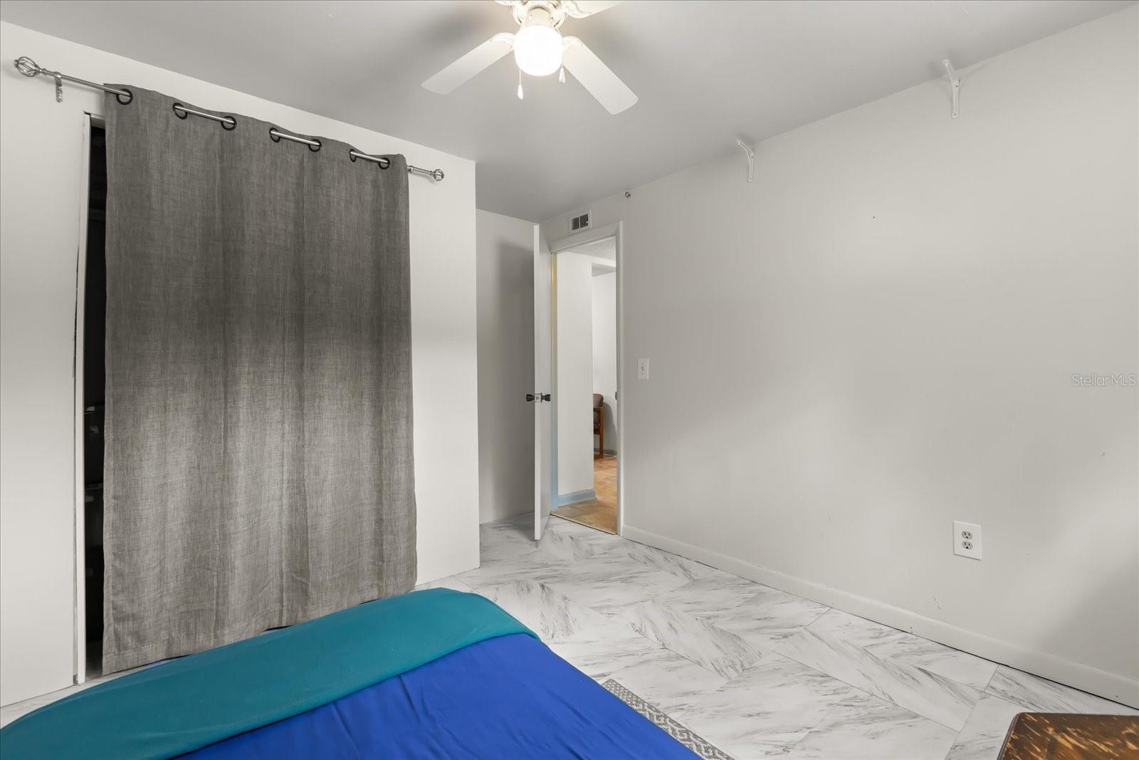 Image 15 of 36 For 627 Riverview Avenue