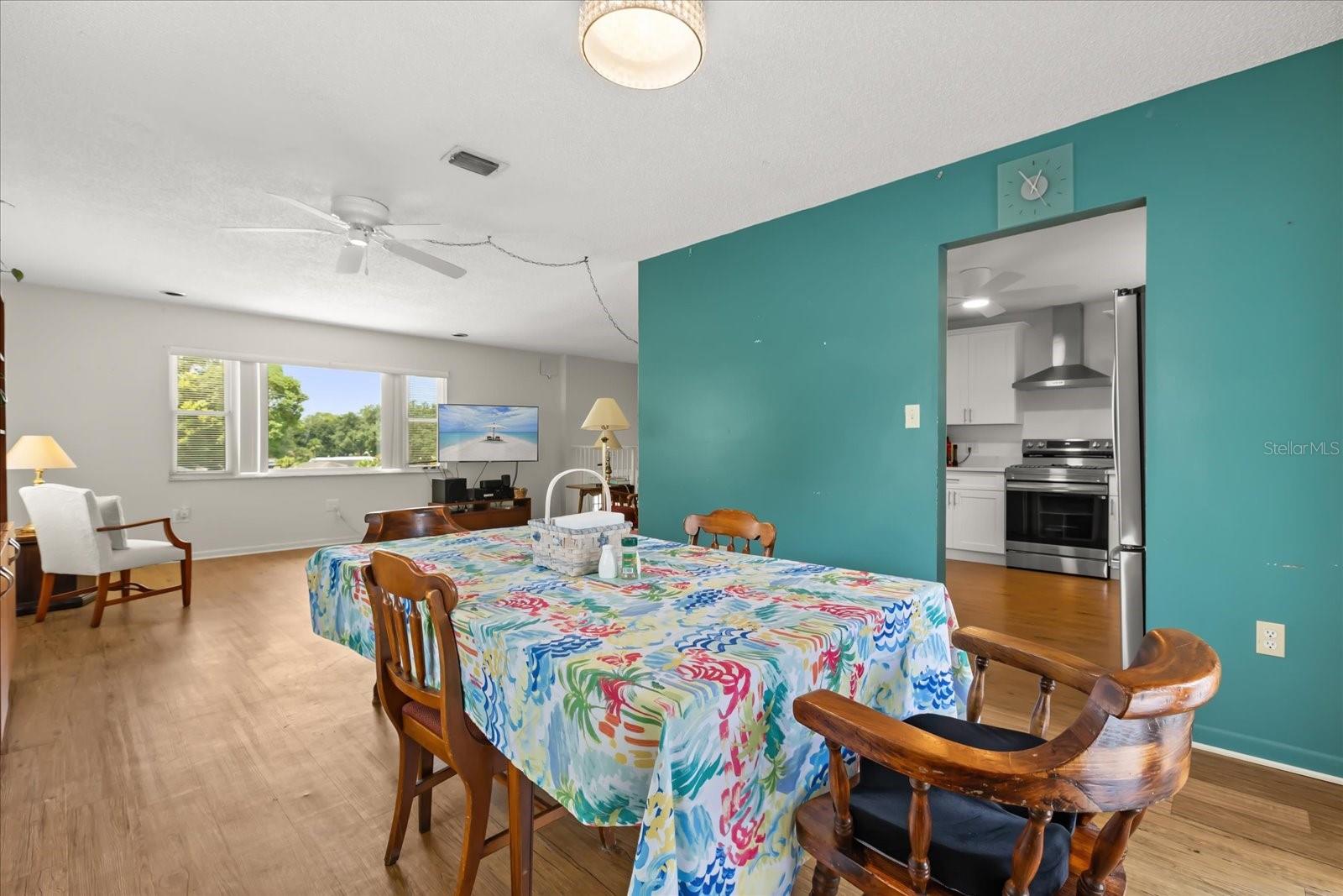 Image 22 of 36 For 627 Riverview Avenue