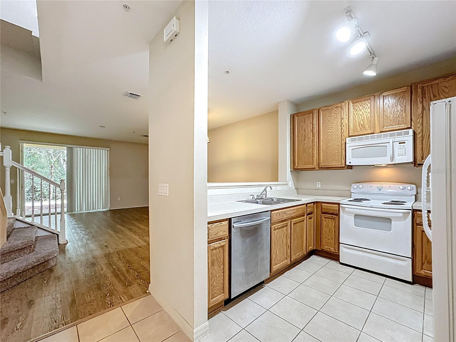 Image 14 of 38 For 10727 Regent Square Drive 1805
