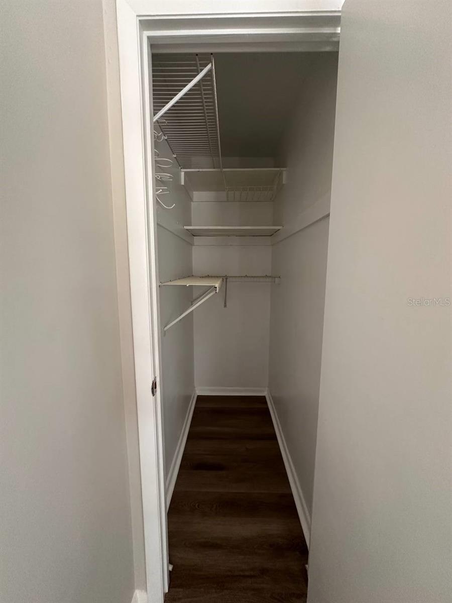 Image 10 of 30 For 930 Alford Street