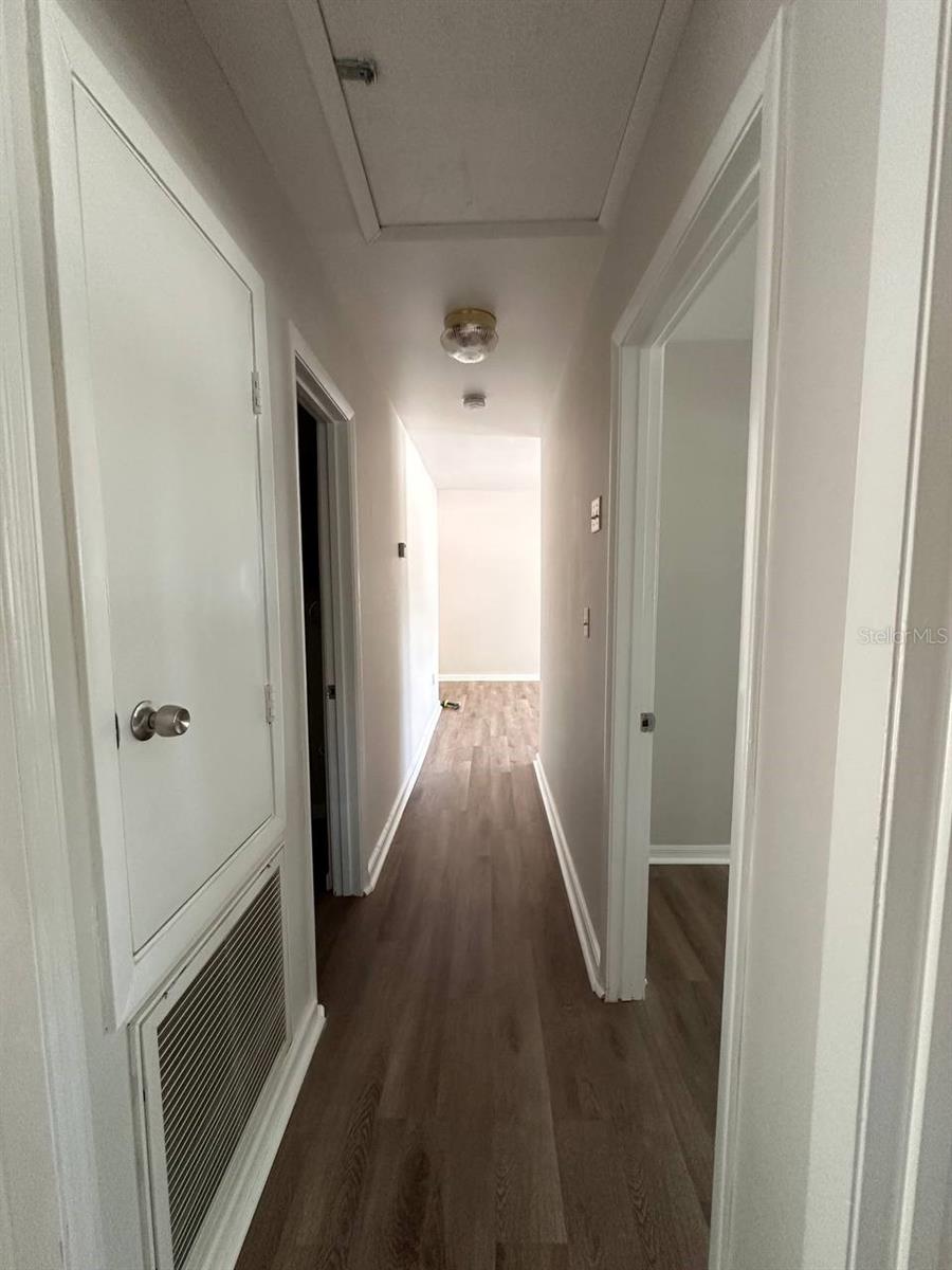 Image 11 of 30 For 930 Alford Street