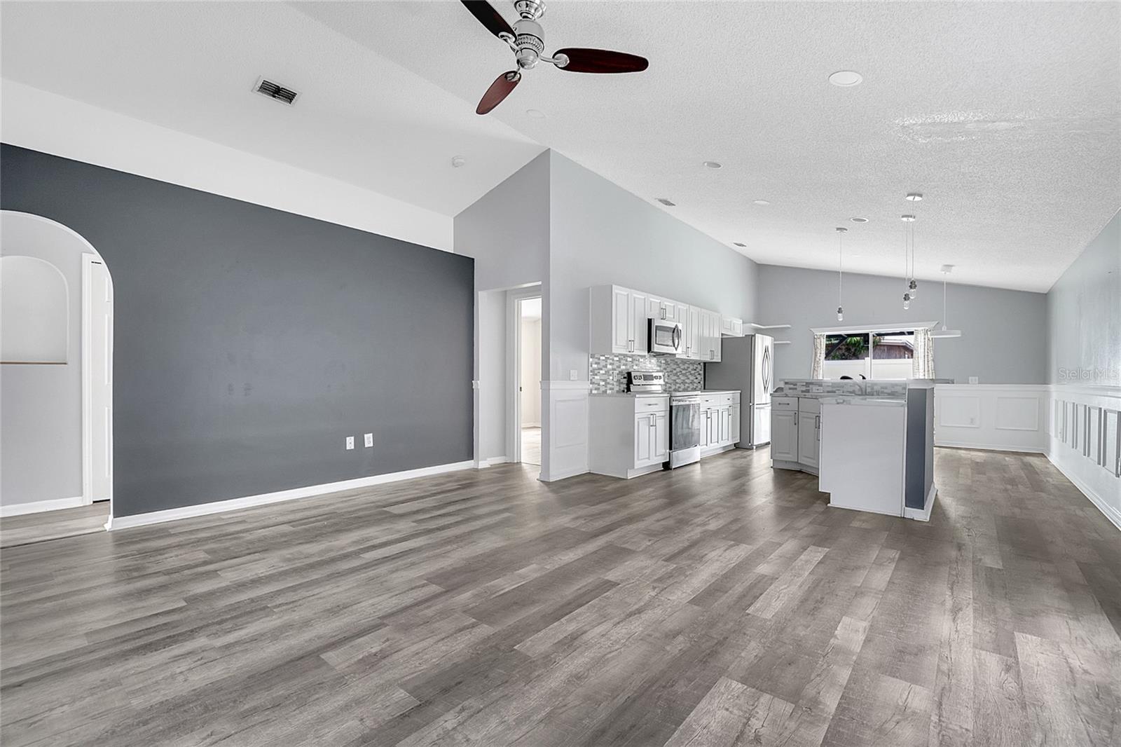 Image 13 of 29 For 7646 Harbor Bend Circle