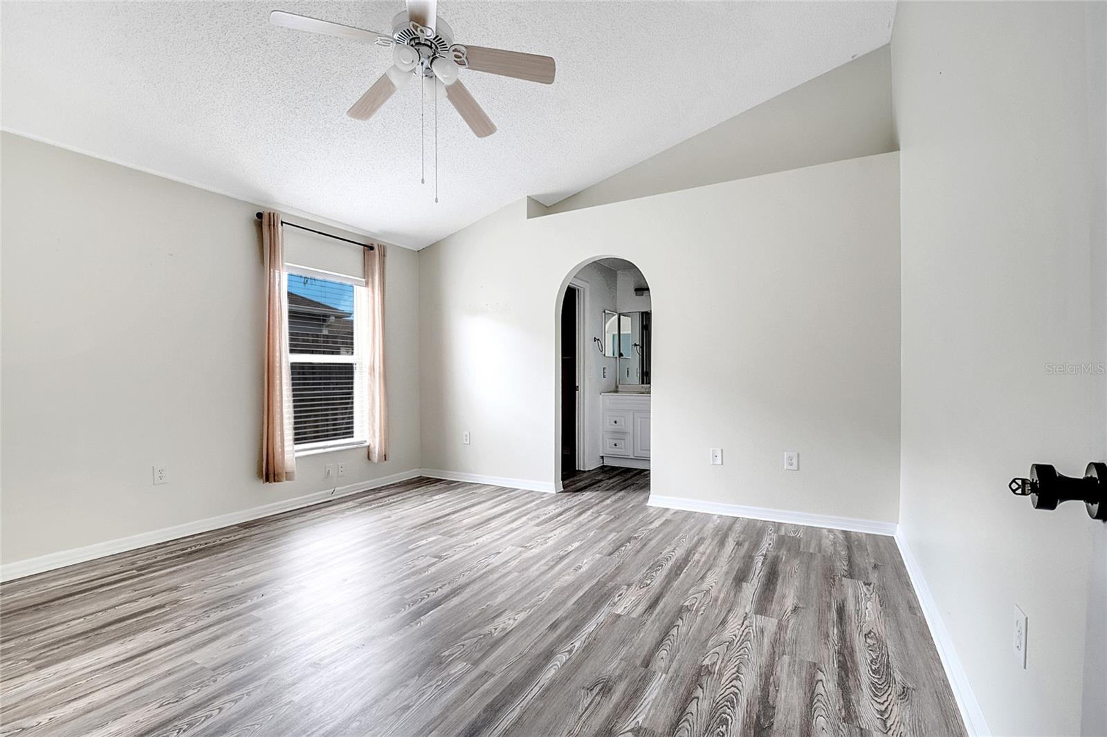 Image 14 of 29 For 7646 Harbor Bend Circle