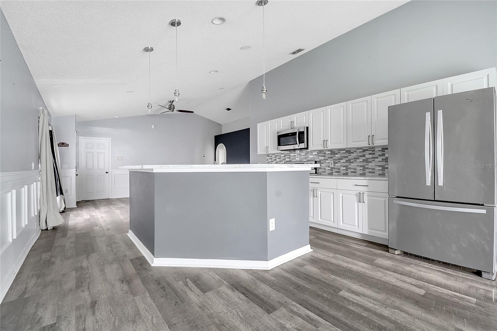 Image 7 of 29 For 7646 Harbor Bend Circle