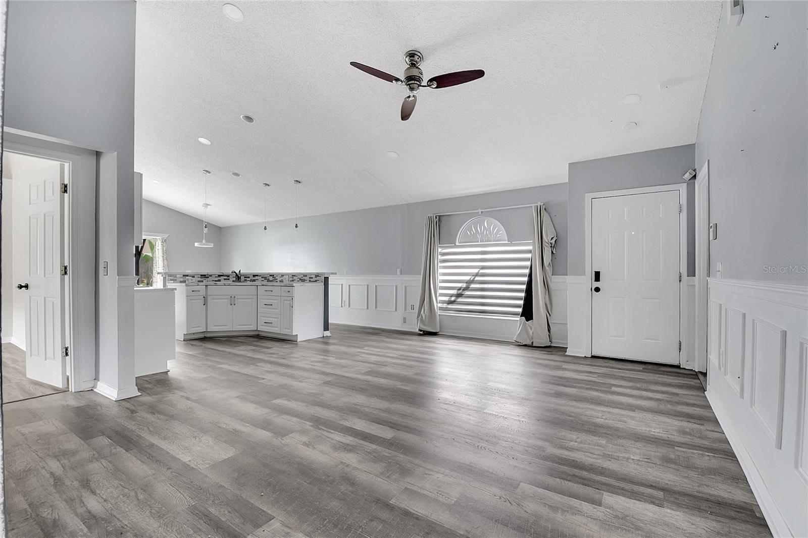 Image 8 of 29 For 7646 Harbor Bend Circle