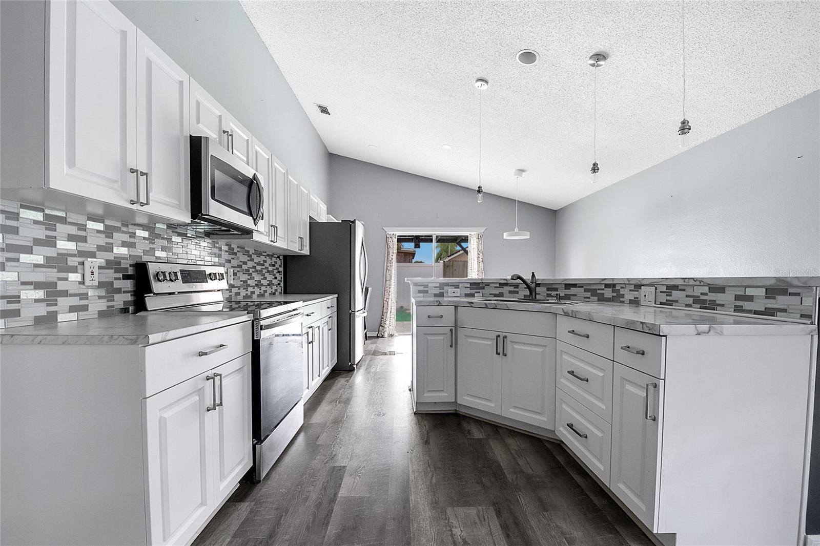 Image 9 of 29 For 7646 Harbor Bend Circle