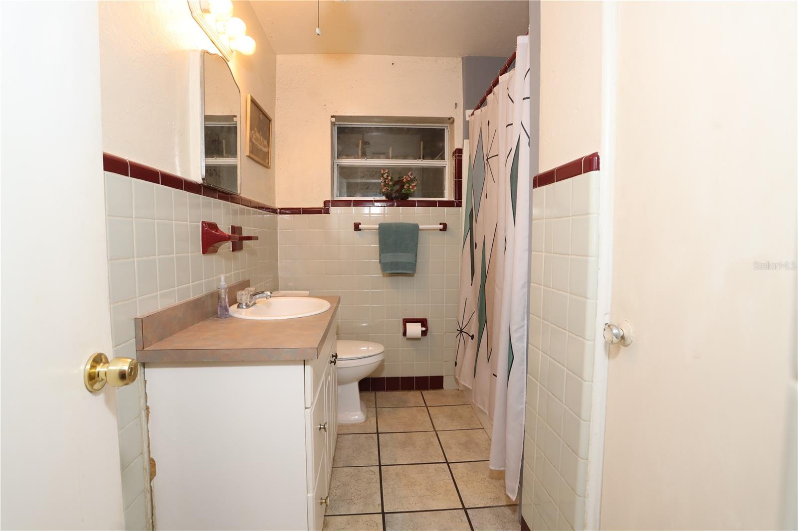 Image 12 of 22 For 641 Harding Street