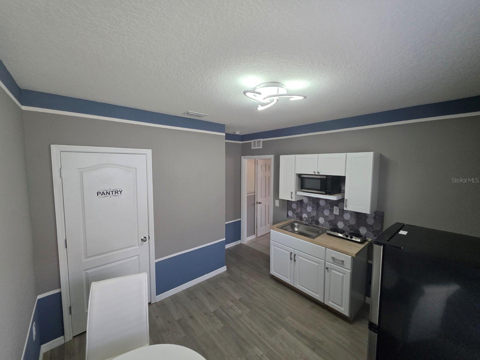Image 5 of 11 For 981 Chanler Drive