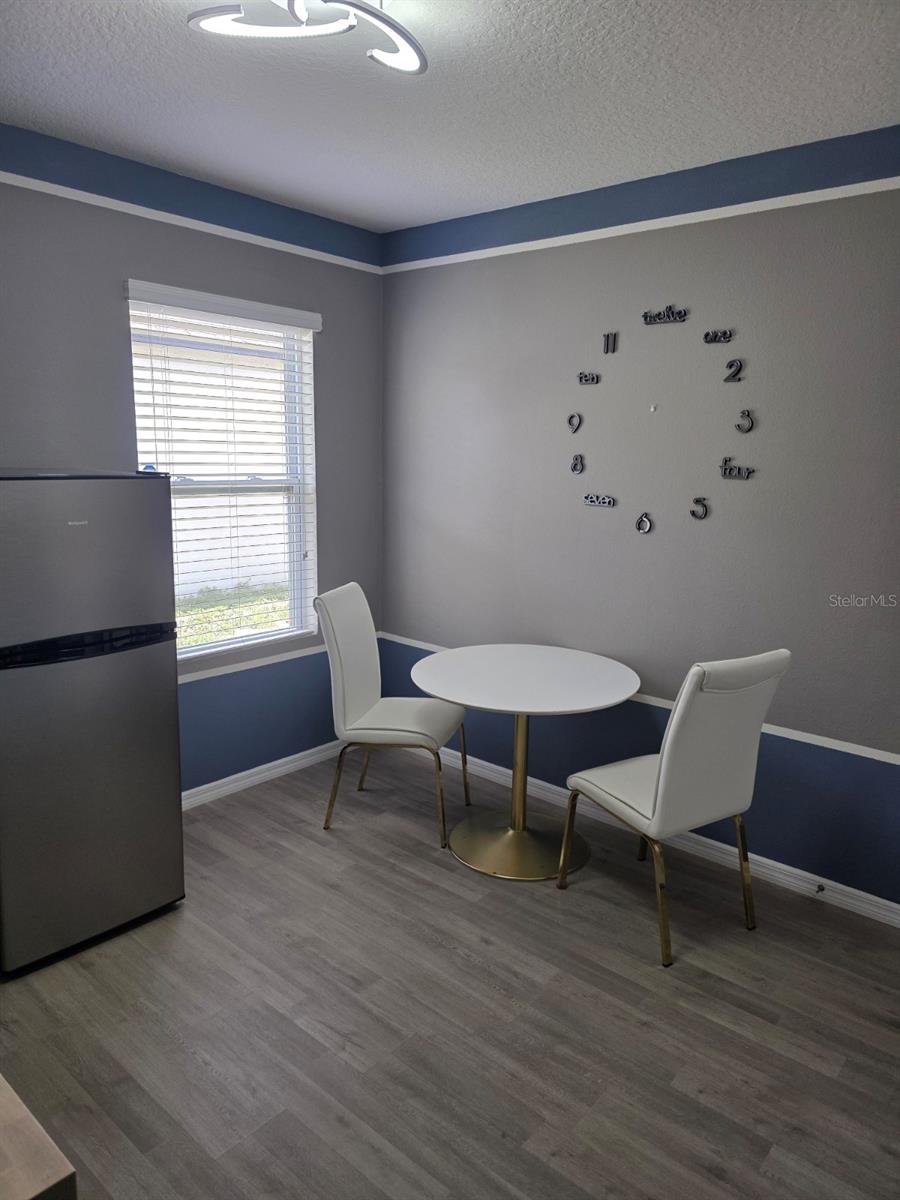 Image 6 of 11 For 981 Chanler Drive