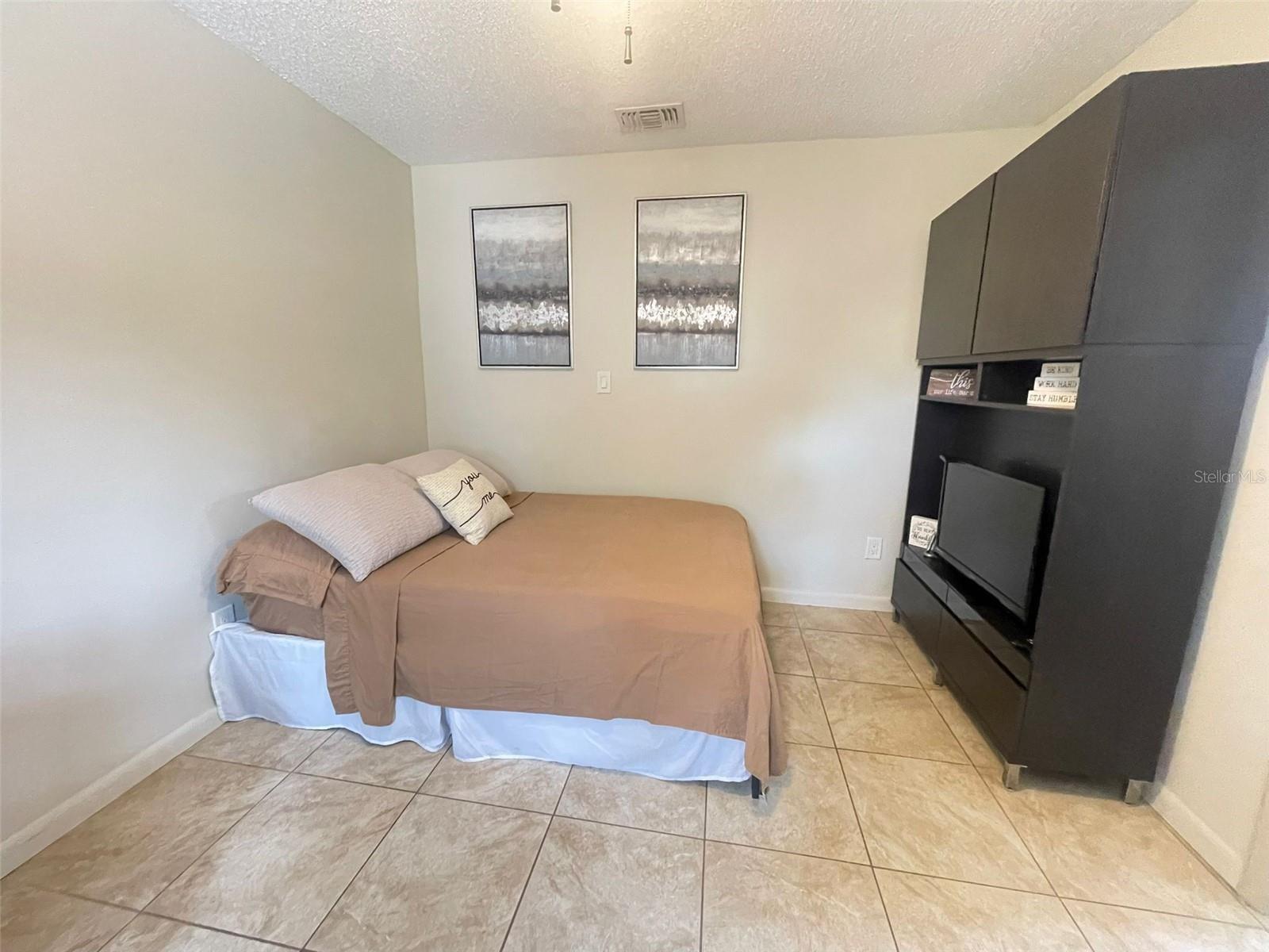 Image 3 of 8 For 2533 Brampton Court
