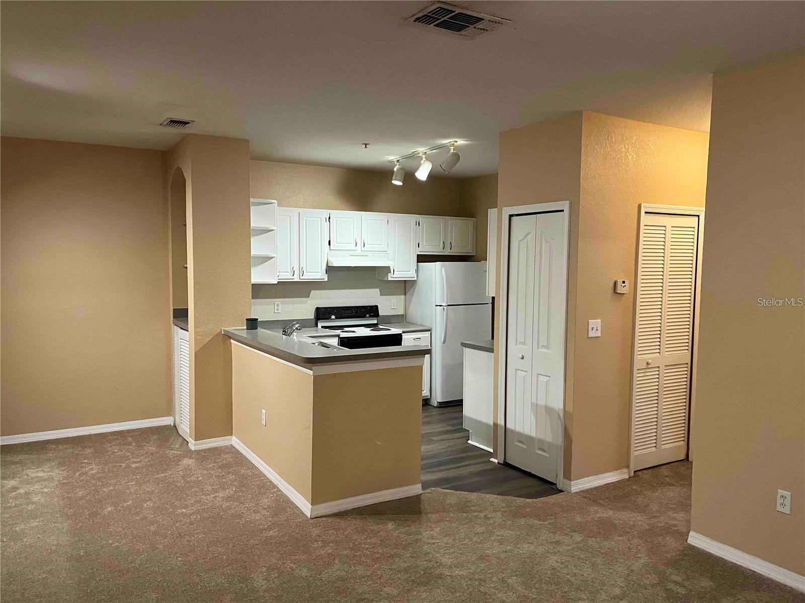Image 5 of 29 For 8830 Dunes Court 12 207