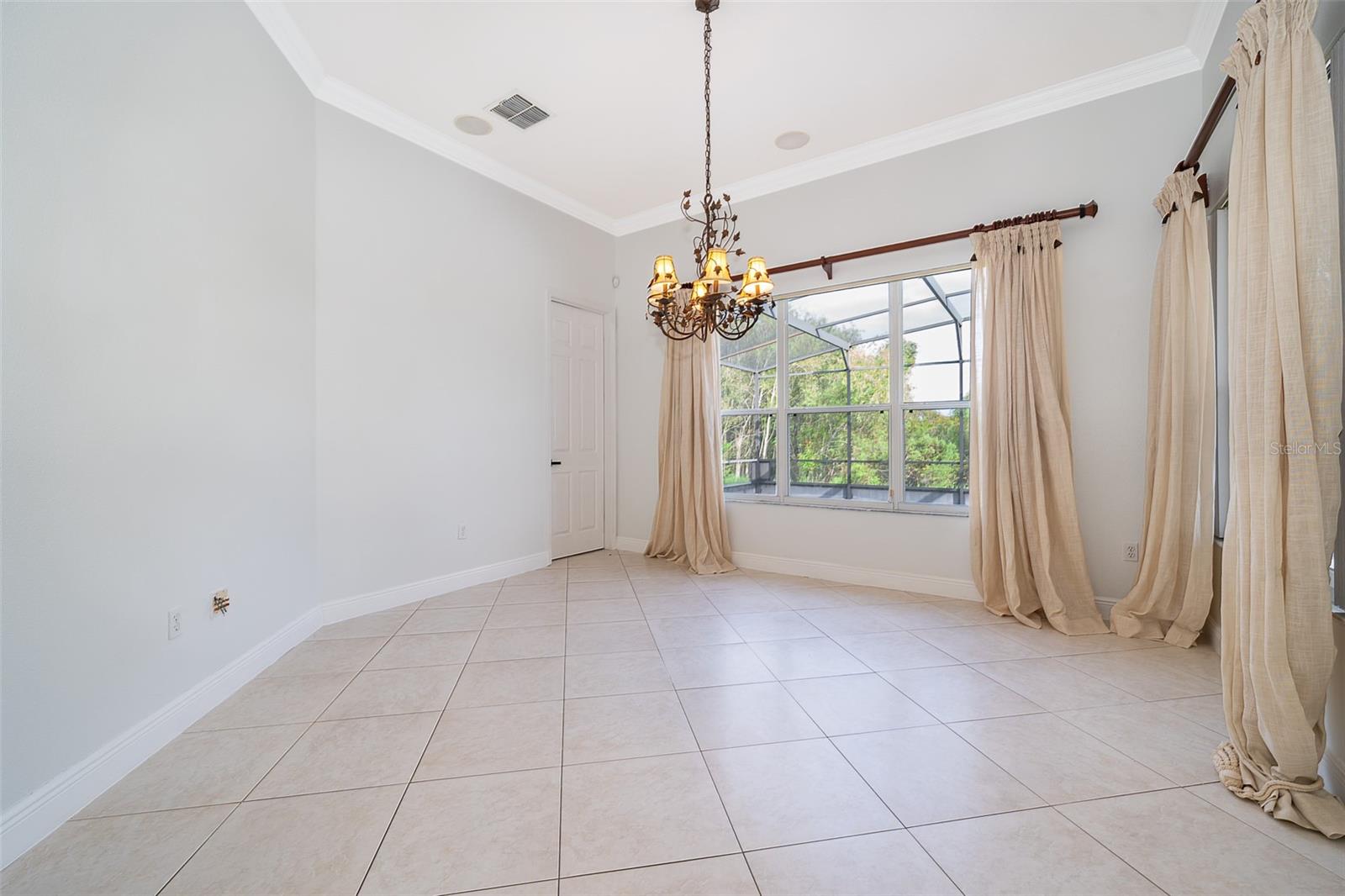 Image 15 of 43 For 3540 Valleyview Drive