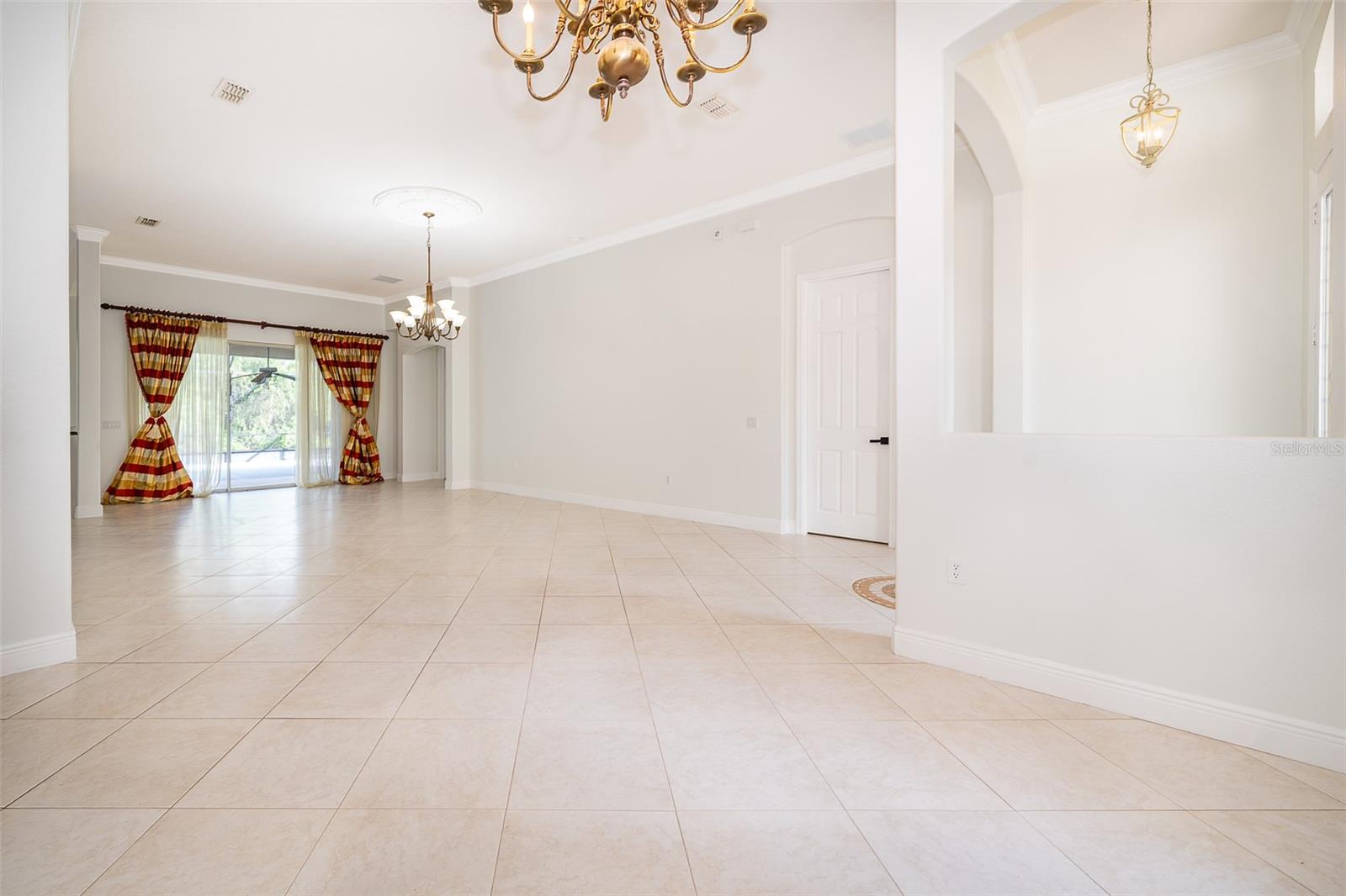 Image 7 of 43 For 3540 Valleyview Drive