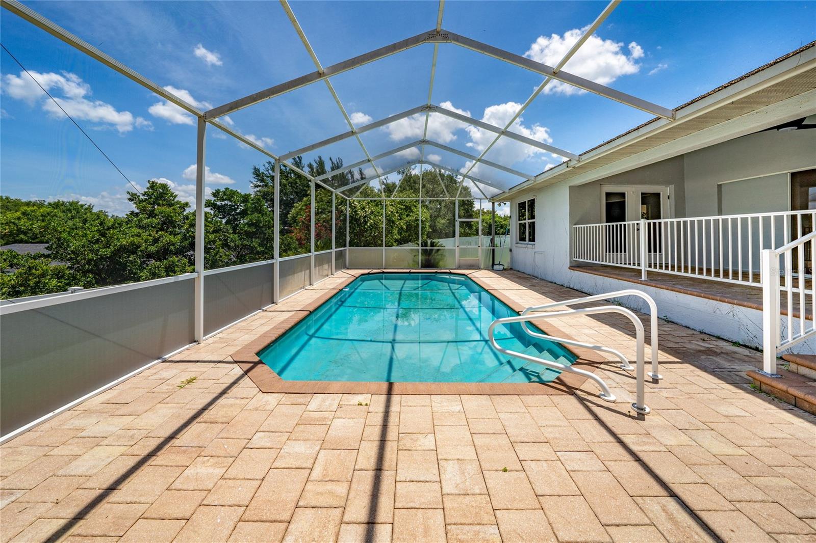 Image 16 of 20 For 415 Smiley Court