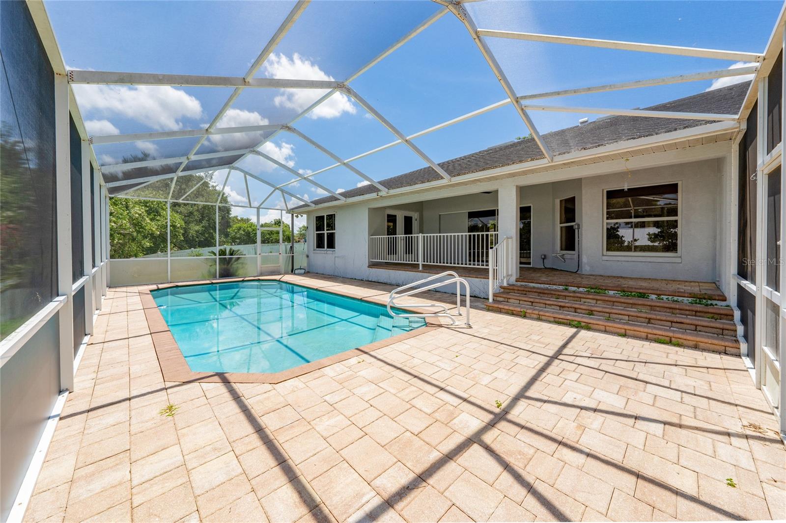 Image 17 of 20 For 415 Smiley Court