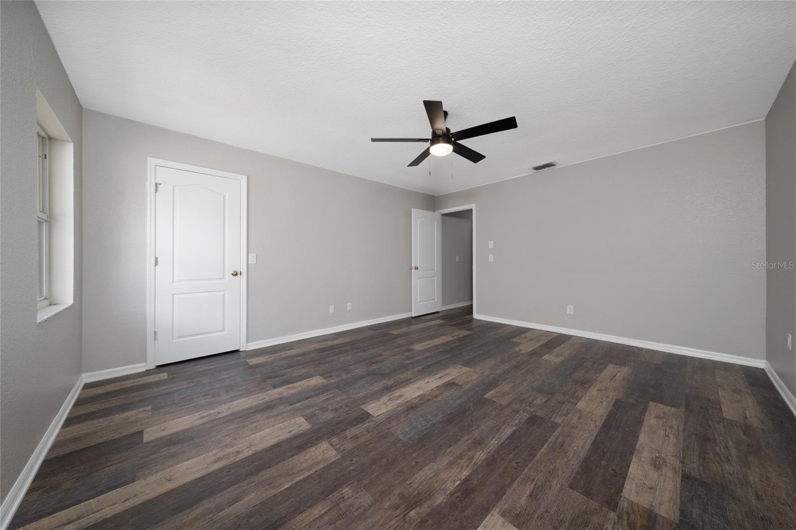 Image 19 of 20 For 415 Smiley Court