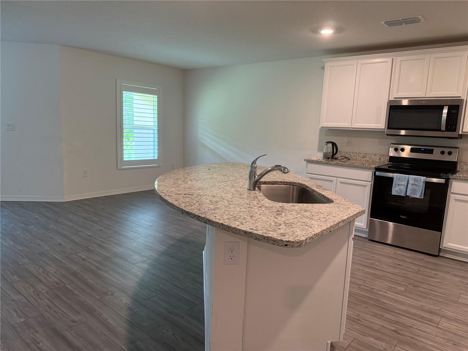 Image 7 of 30 For 683 Bay Leaf Drive