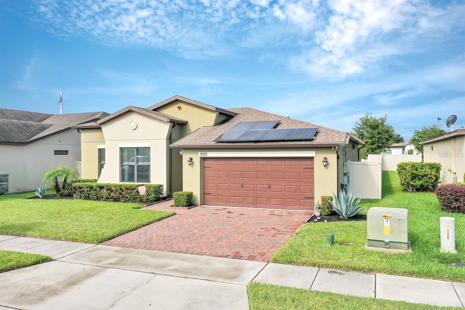 Image 3 of 48 For 930 Vicenza Street