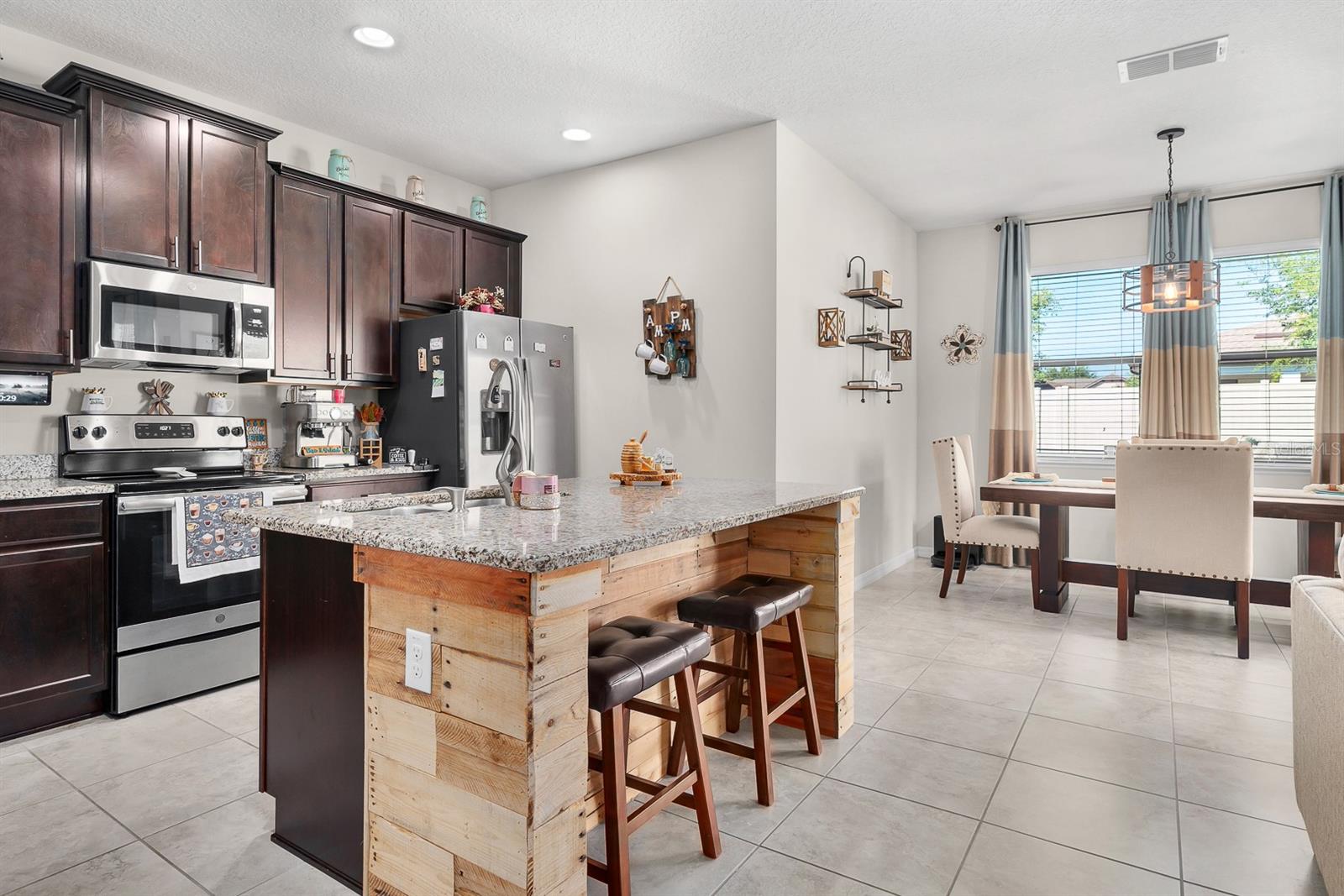 Image 31 of 48 For 930 Vicenza Street