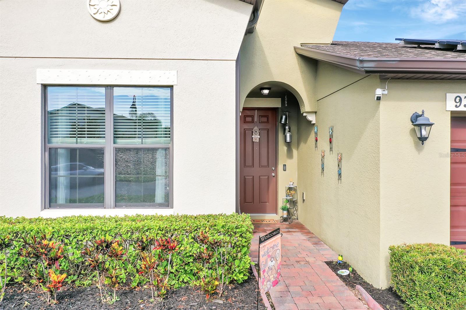 Image 4 of 48 For 930 Vicenza Street