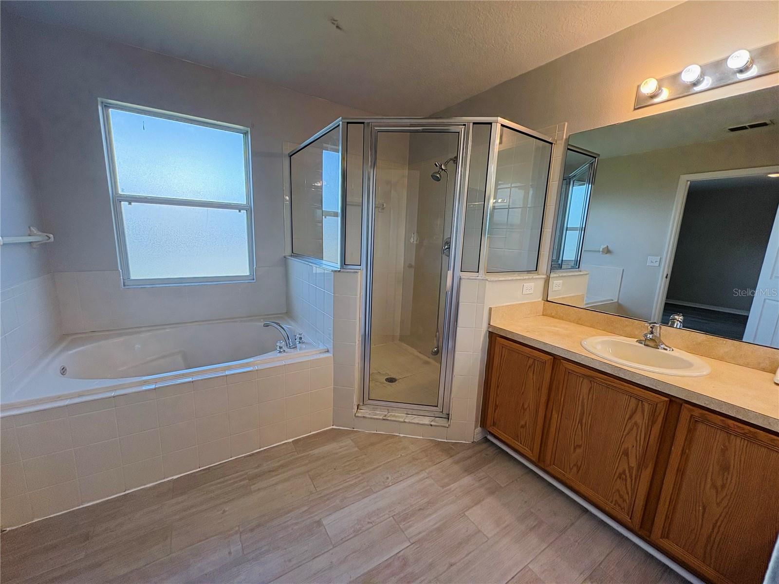 Image 18 of 21 For 762 Platypus Court