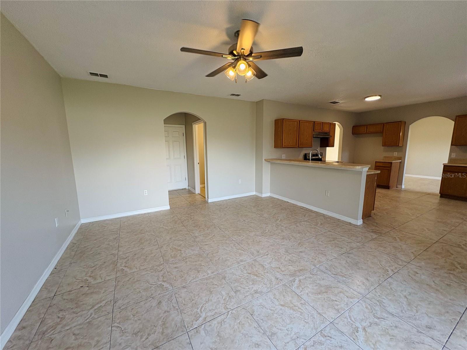 Image 5 of 21 For 762 Platypus Court