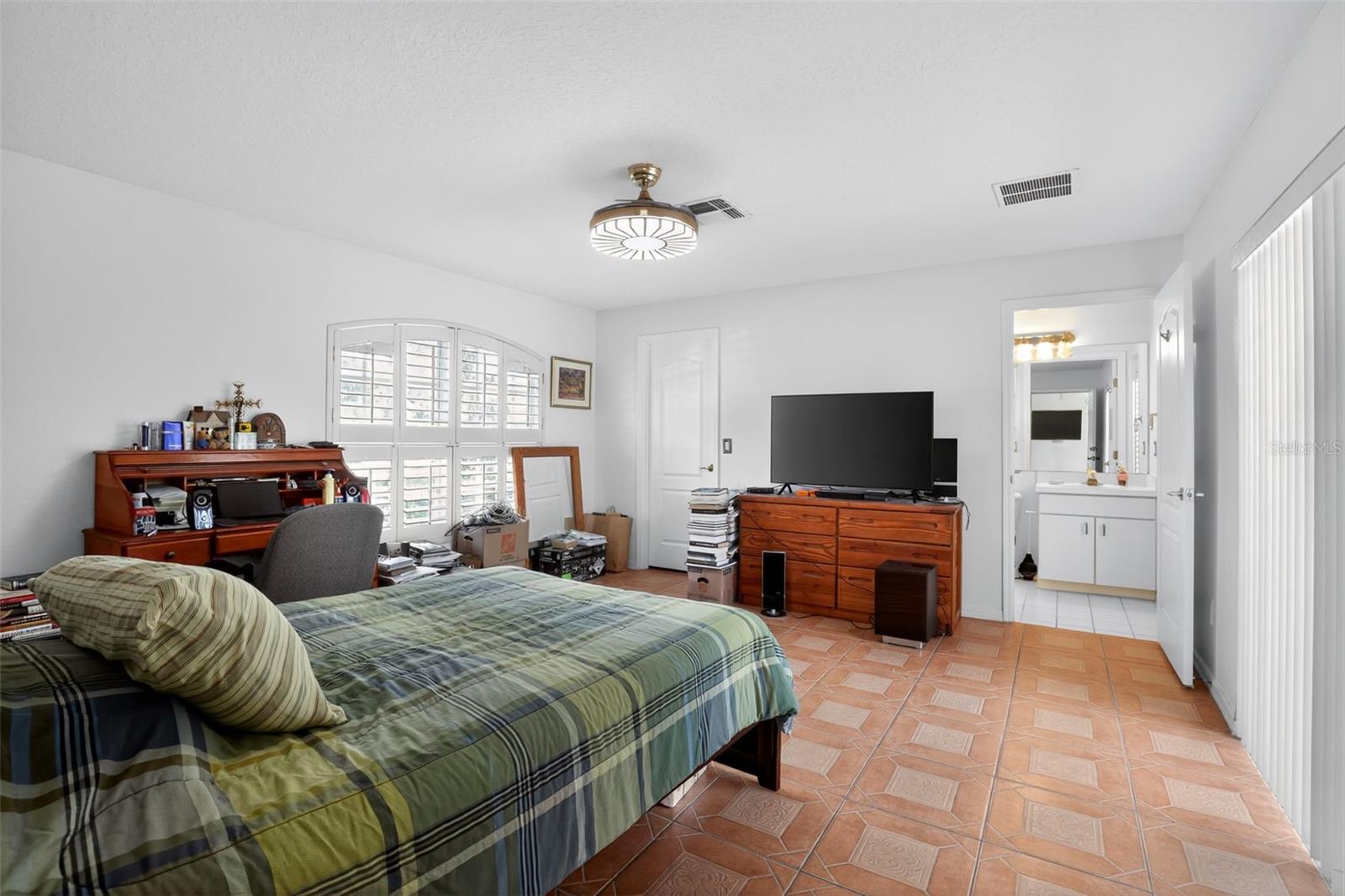 Image 19 of 46 For 4003 Hammersmith Drive