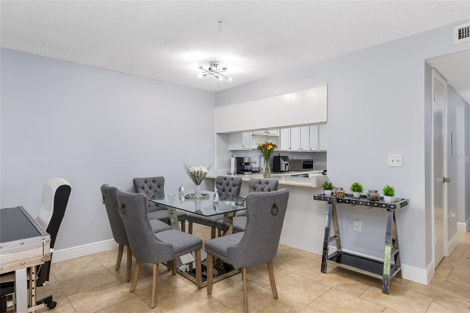 Image 11 of 26 For 6028 Amberly Avenue F56