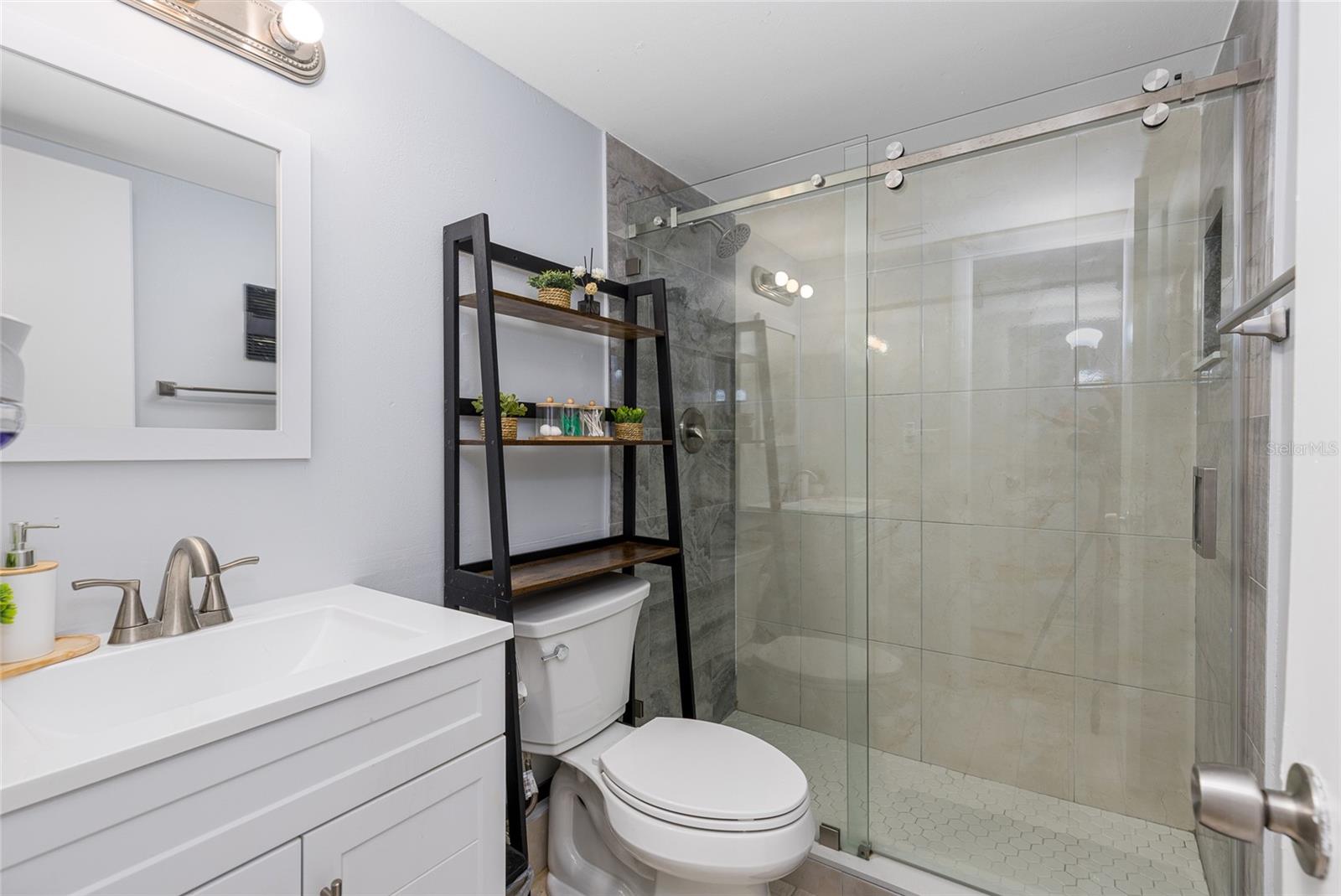 Image 14 of 26 For 6028 Amberly Avenue F56