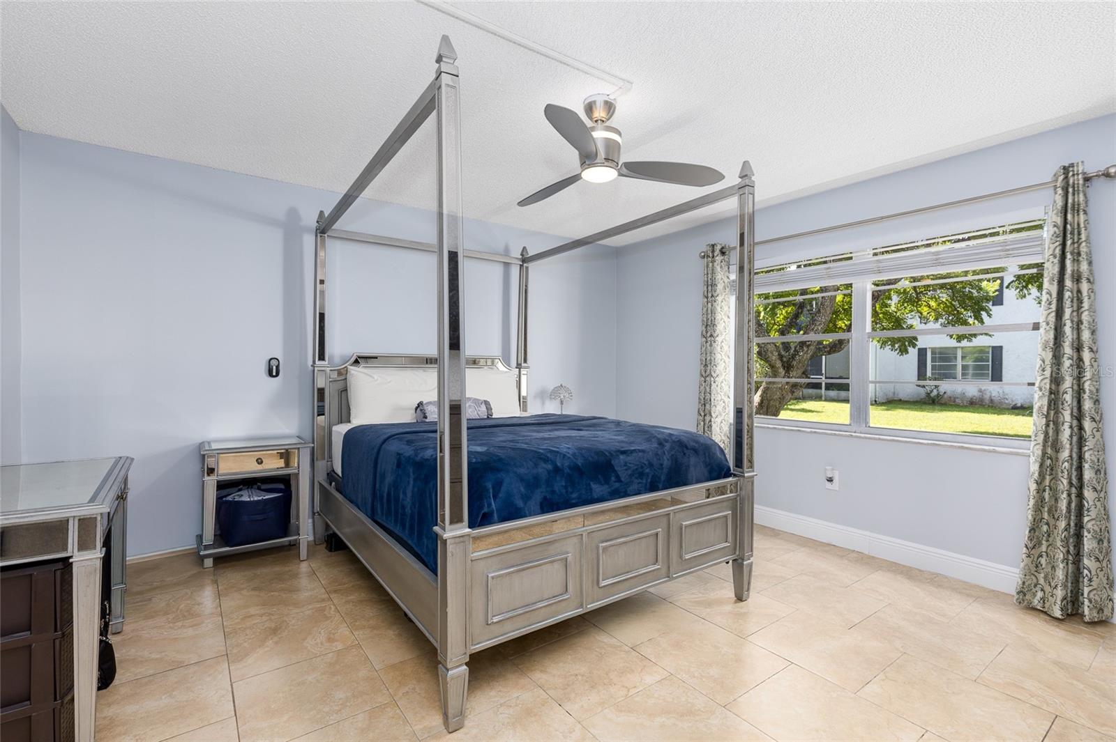 Image 16 of 26 For 6028 Amberly Avenue F56