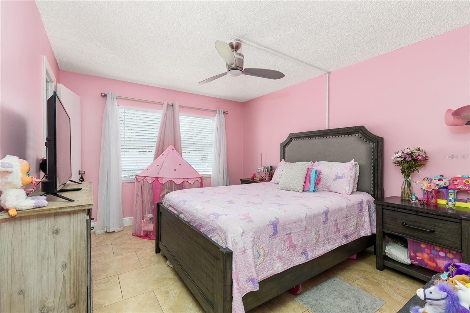 Image 18 of 26 For 6028 Amberly Avenue F56