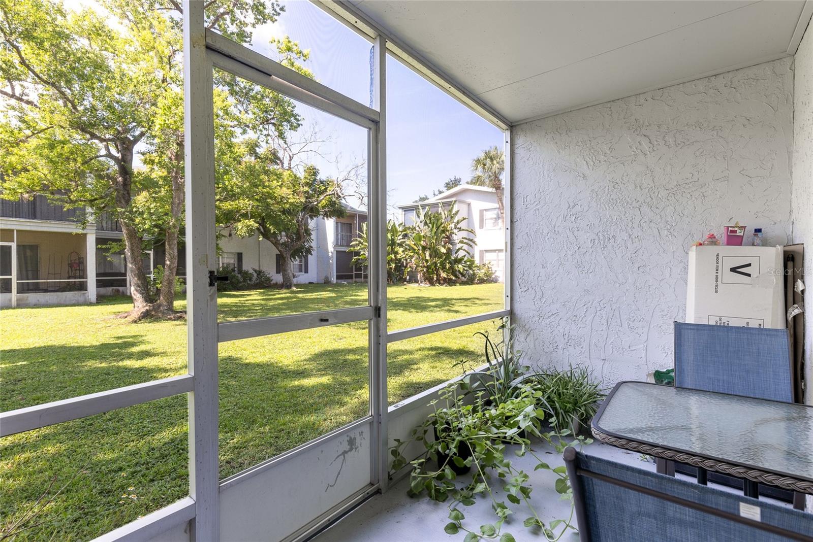 Image 21 of 26 For 6028 Amberly Avenue F56