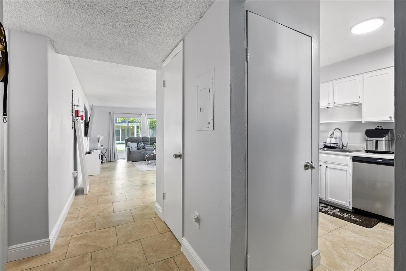 Image 4 of 26 For 6028 Amberly Avenue F56