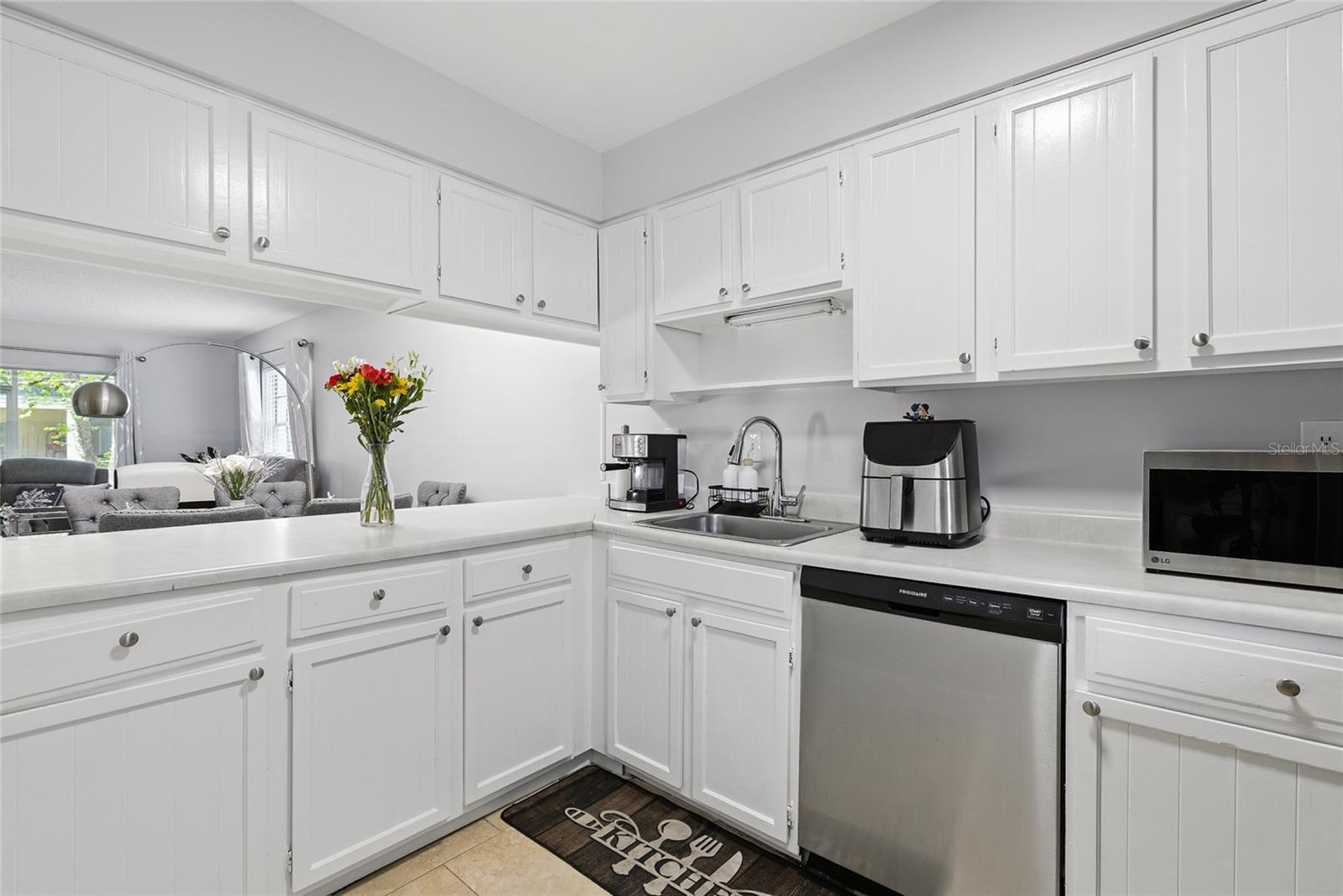Image 5 of 26 For 6028 Amberly Avenue F56