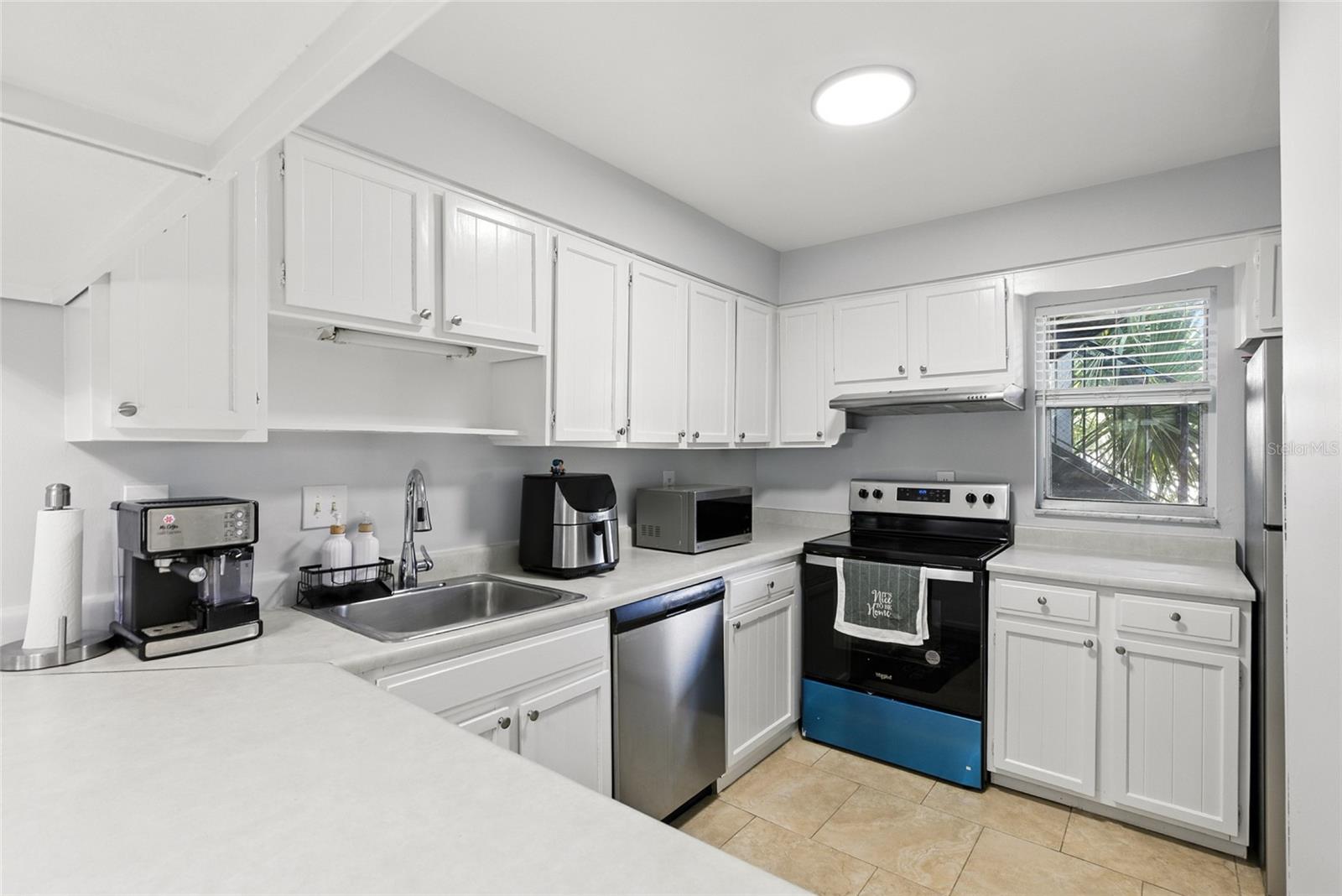 Image 8 of 26 For 6028 Amberly Avenue F56