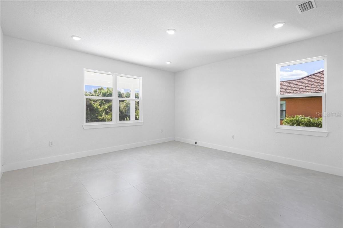 Image 17 of 50 For 8181 Tecumseh Circle