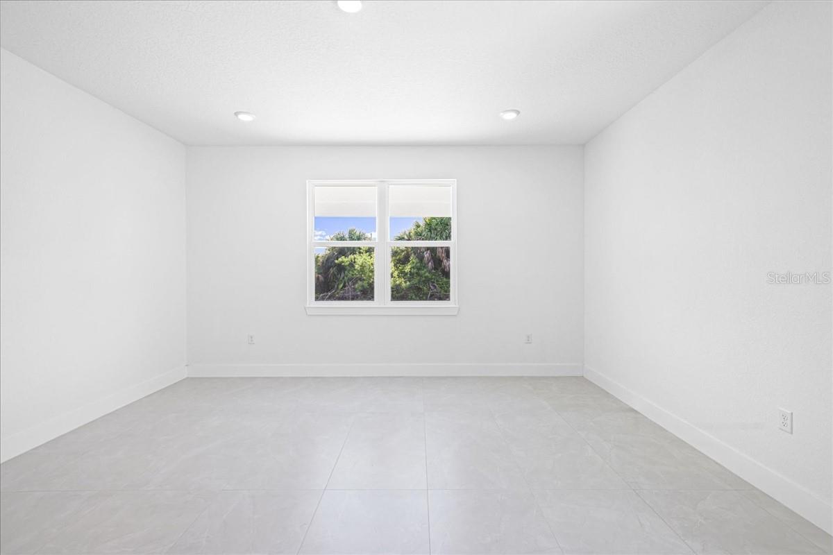 Image 18 of 50 For 8181 Tecumseh Circle