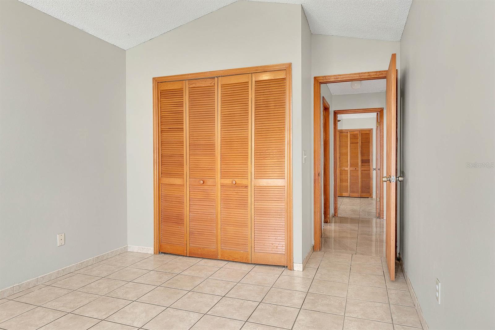 Image 10 of 34 For 2505 Kingston Court