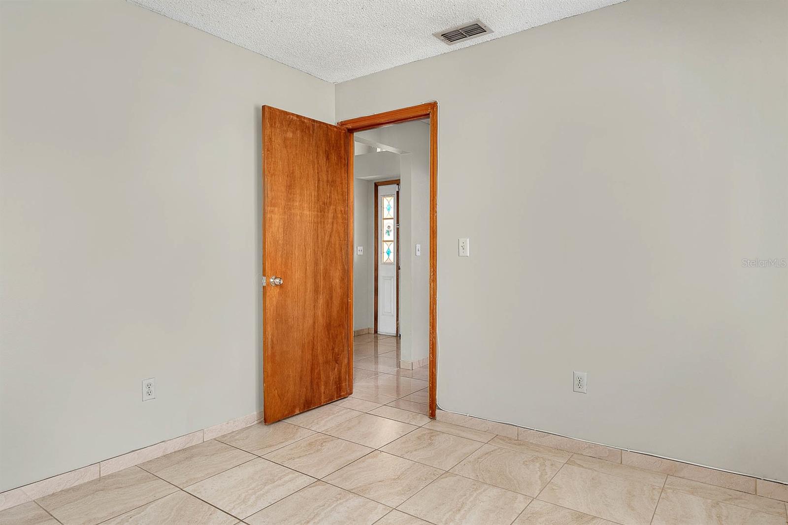 Image 13 of 34 For 2505 Kingston Court