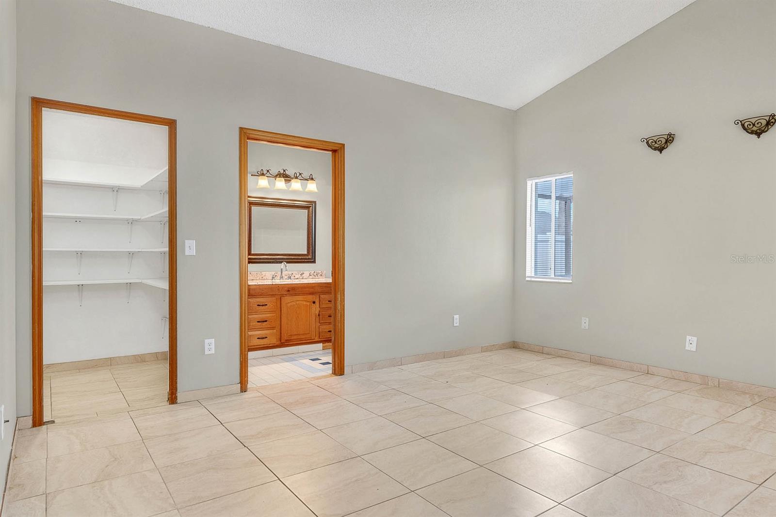 Image 18 of 34 For 2505 Kingston Court