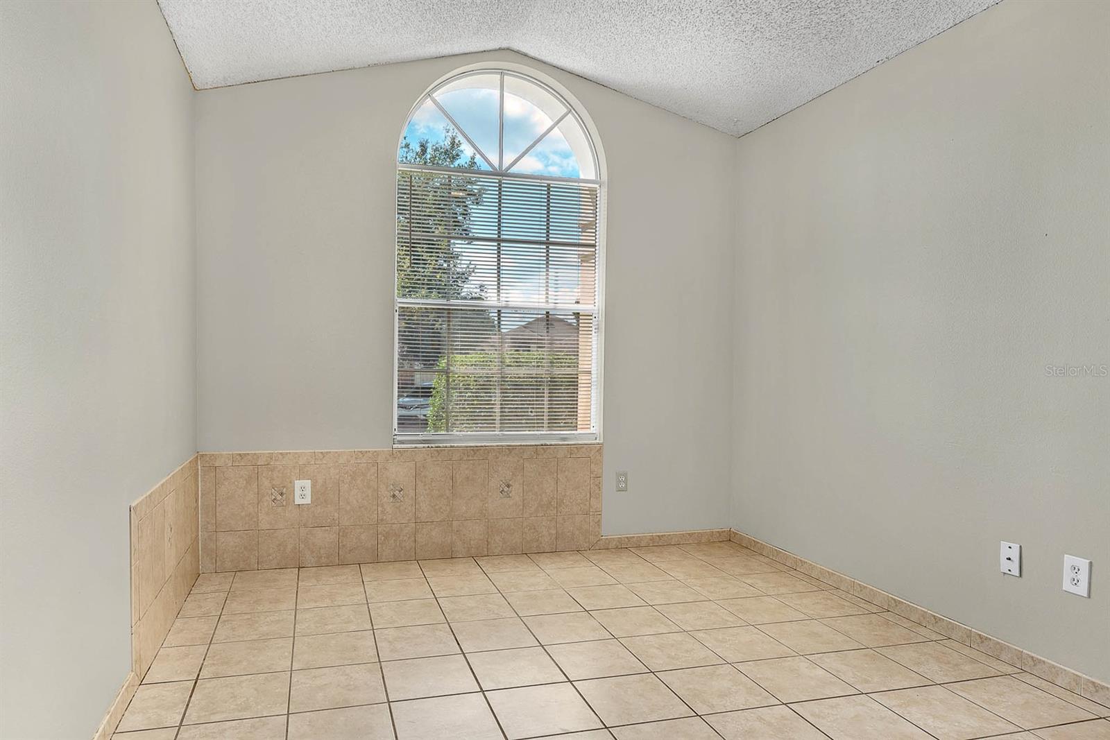 Image 9 of 34 For 2505 Kingston Court