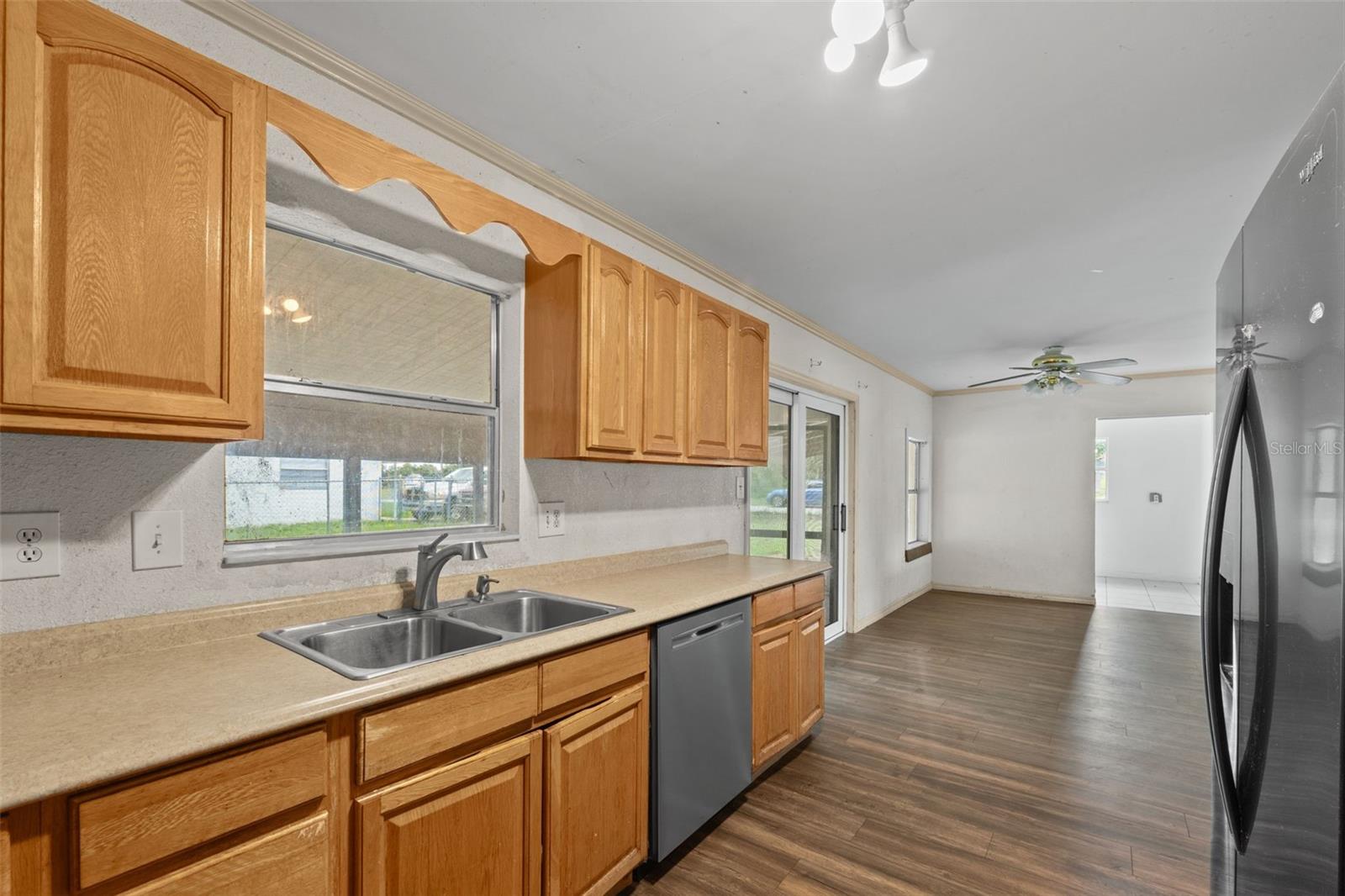 Image 10 of 39 For 330 4th Street