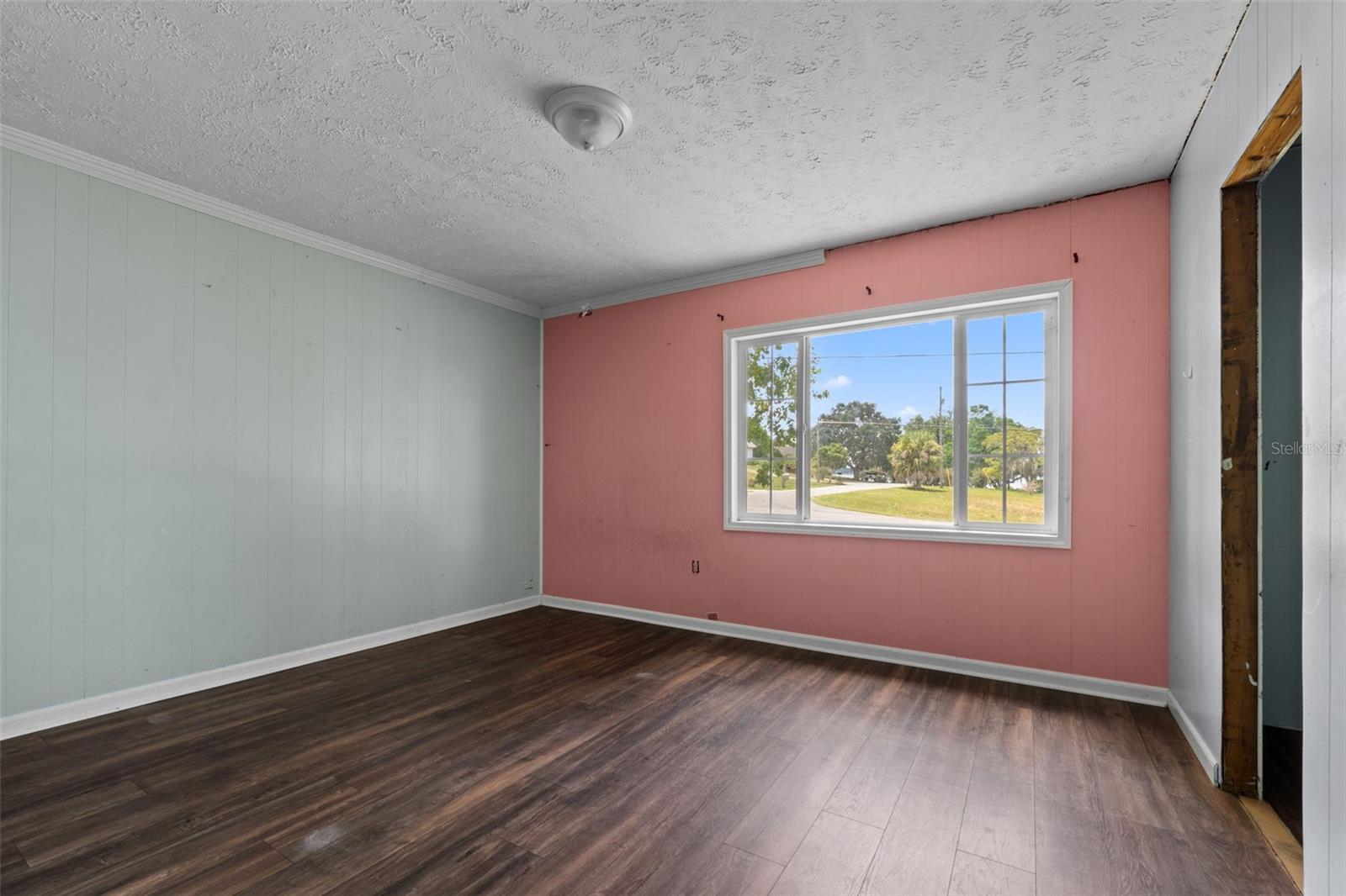 Image 13 of 39 For 330 4th Street