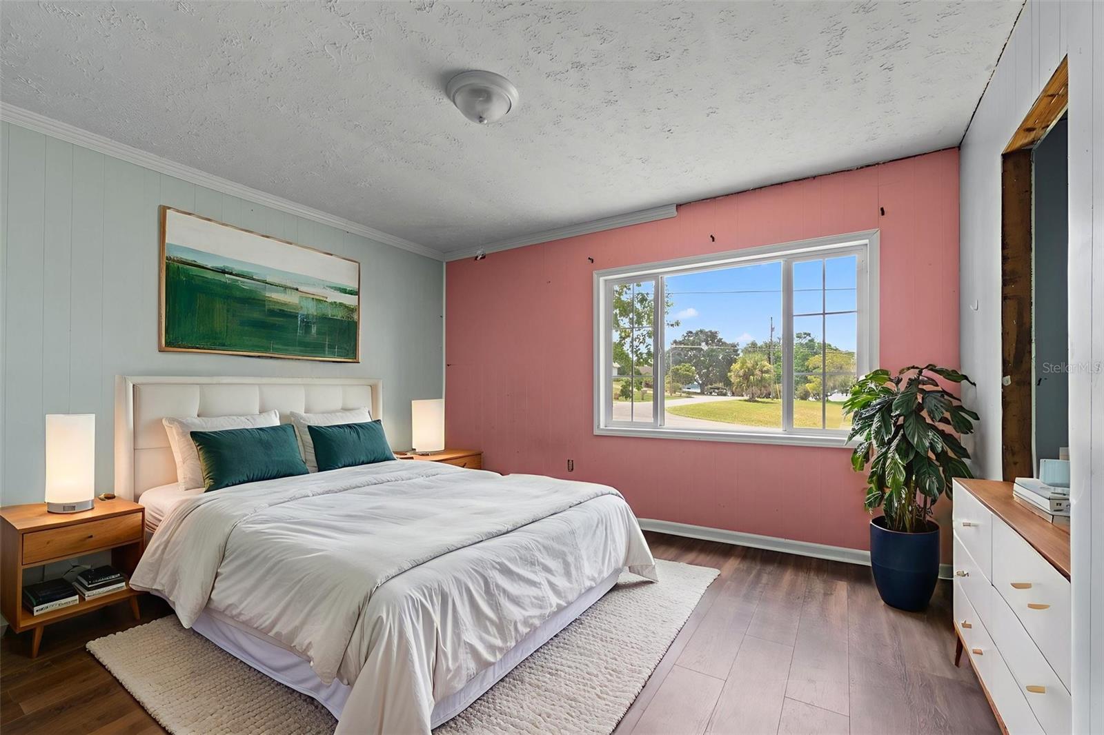 Image 14 of 39 For 330 4th Street