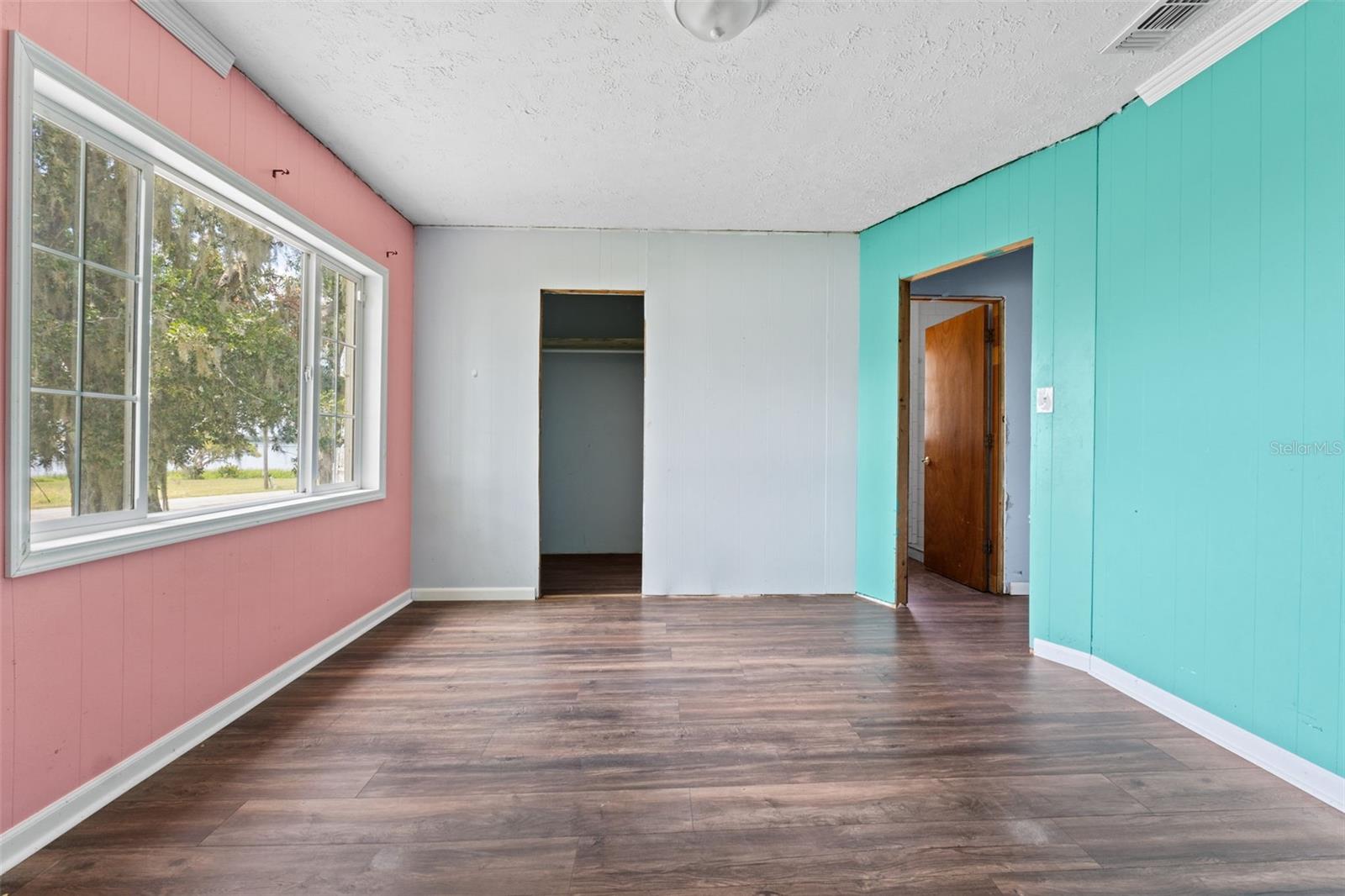 Image 15 of 39 For 330 4th Street