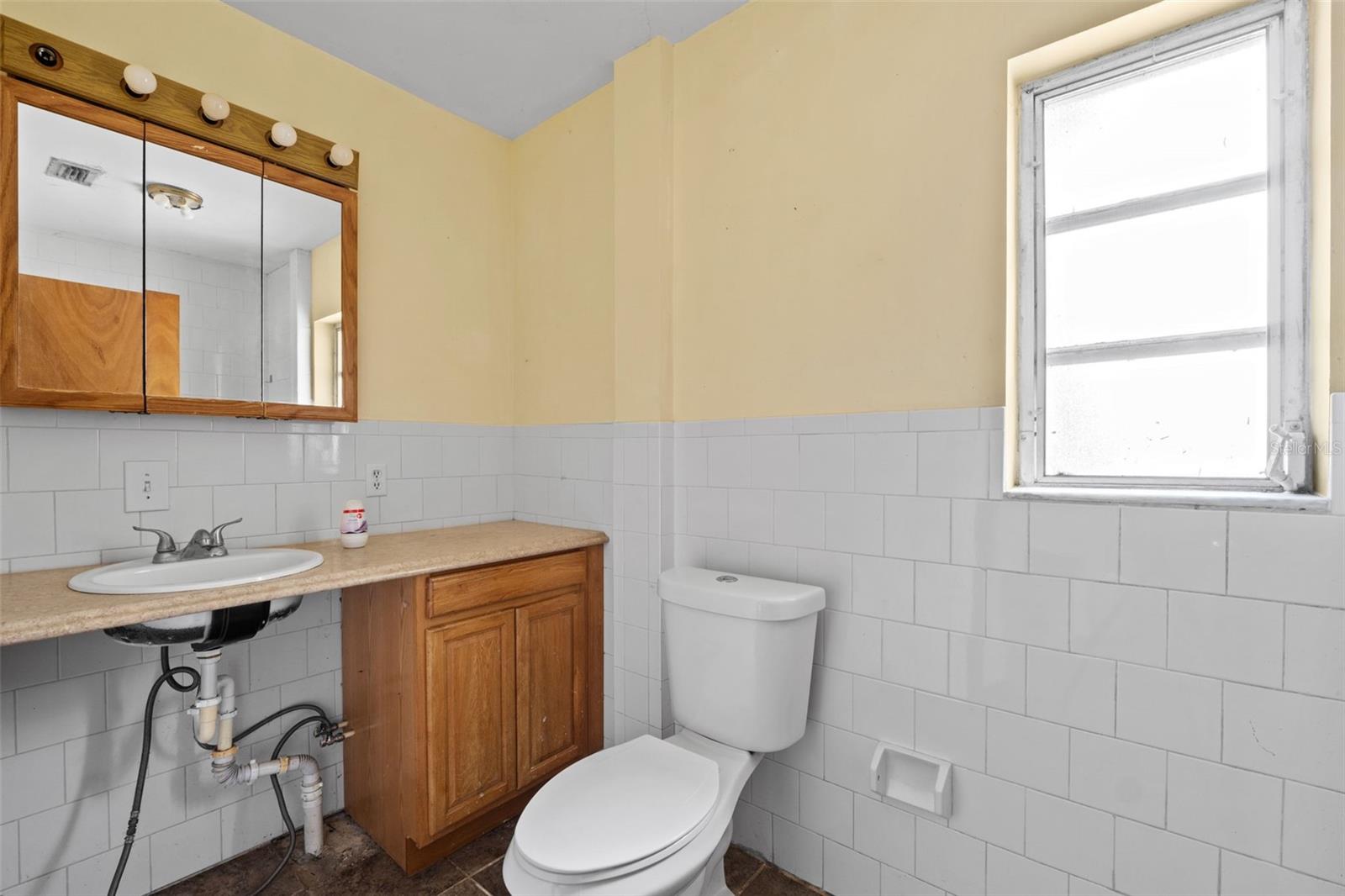 Image 17 of 39 For 330 4th Street