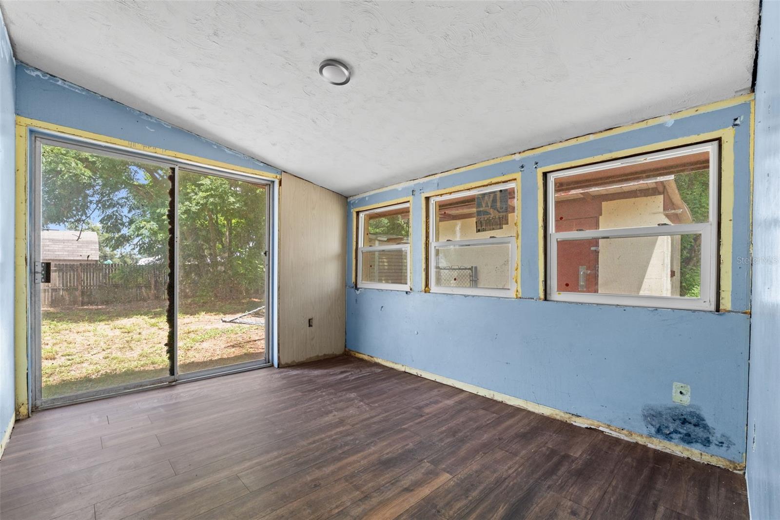 Image 24 of 39 For 330 4th Street